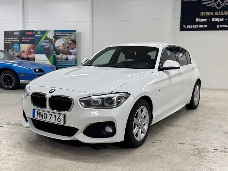 Vit Begagnad 2016 BMW 116 M Sport Halvkombi | 110 000 kr (Marknadspris) - Bild 1/4