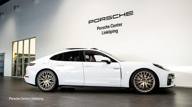 Begagnad Porsche Panamera 4 471 HK (346 kW) 2024 Vit Sedan