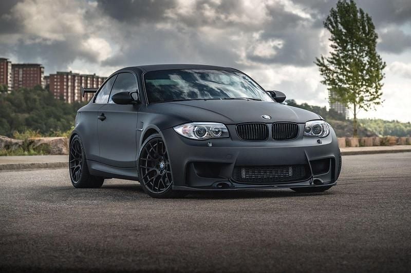 Svart Begagnad 2012 BMW 1M M Performance Sportkupé | 775 000 kr - Bild 1/4