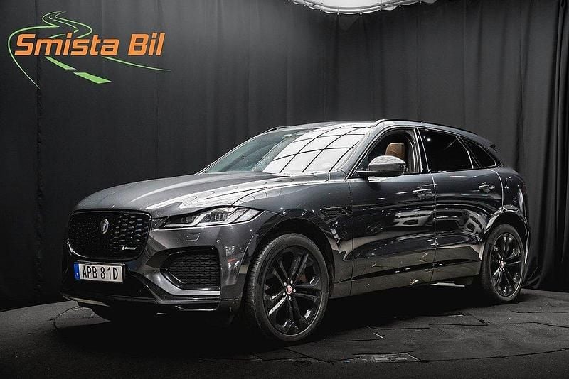 Grå Begagnad 2022 Jaguar F-Pace R-Dynamic SUV | 479 900 kr (Marknadspris) - Bild 1/3