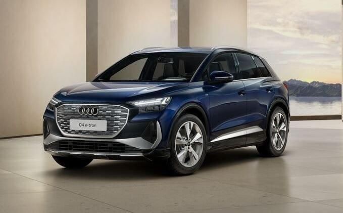 Navarrablå metallic Ny 2025 Audi Q4 e-tron S-Line SUV | 679 000 kr (Dyr) - Bild 1/4