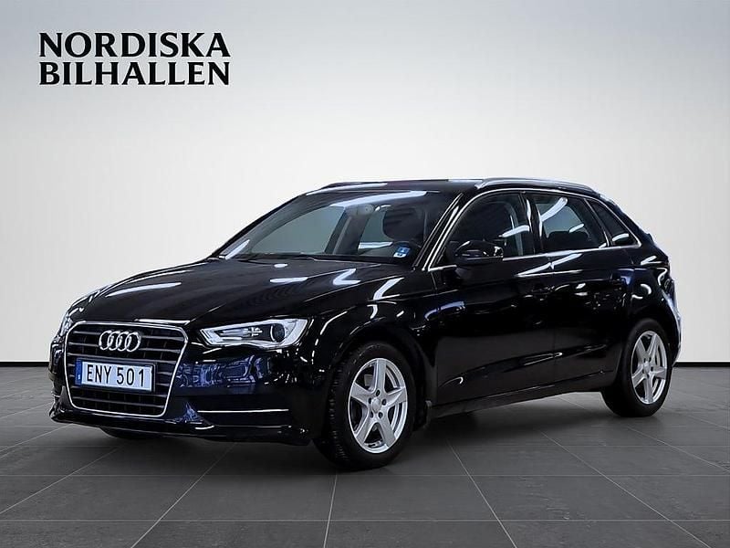 Begagnad Audi A3 Sportback Attraction 110 HK (80 kW) 2015 Svart Halvkombi