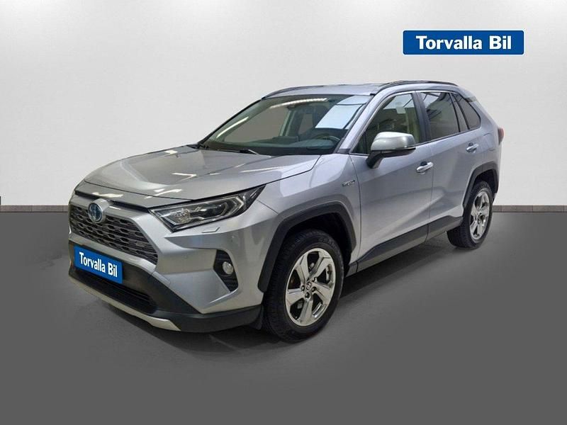 Silver Begagnad 2021 Toyota RAV4 Hybrid Executive SUV | 389 900 kr (Marknadspris) - Bild 1/4