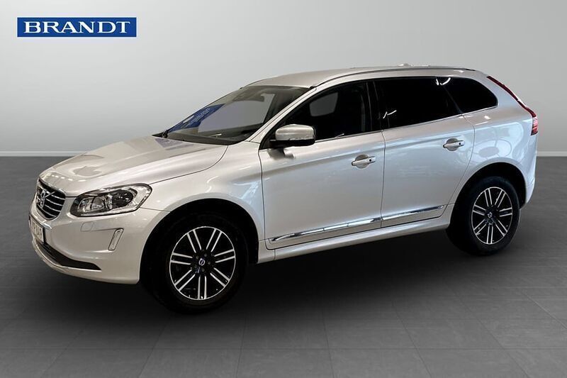 Silver Begagnad 2017 Volvo XC60 Standard SUV | 239 900 kr (Bra pris) - Bild 1/3