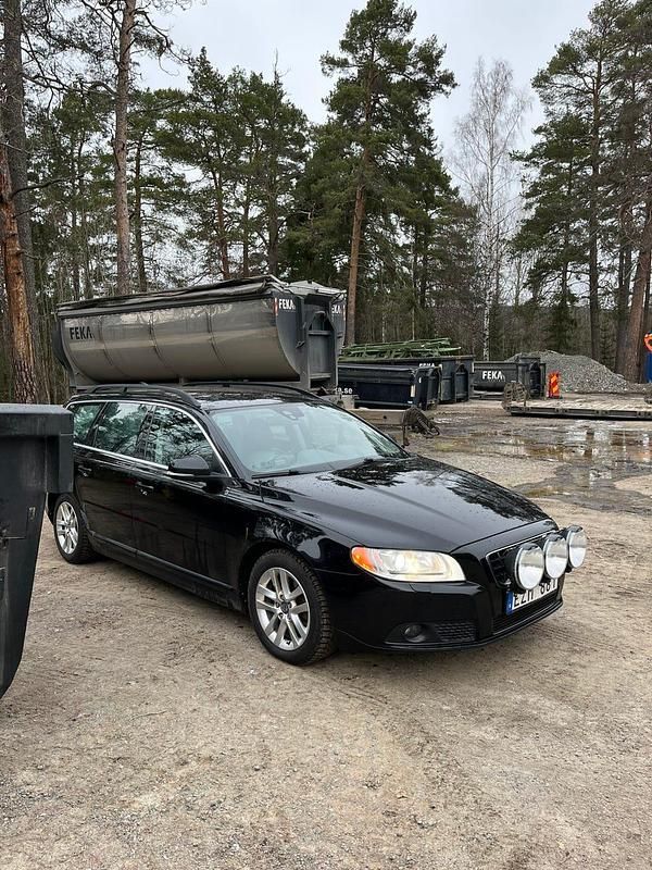 Begagnad 2012 Volvo V70 Kombi | 60 000 kr (Marknadspris) - Bild 1/2