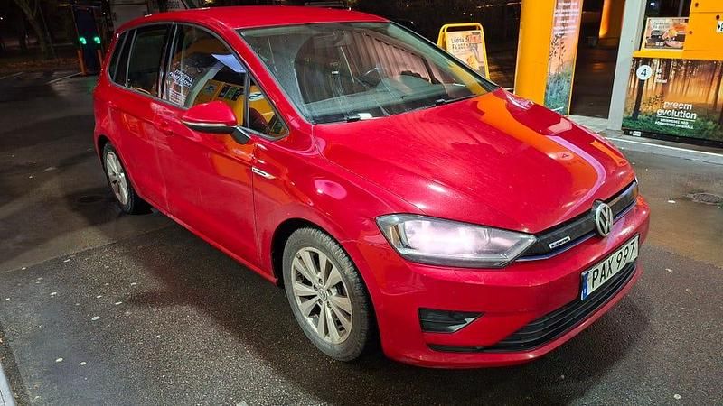 Begagnad VW Golf VII 110 HK (80 kW) 2015 Halvkombi