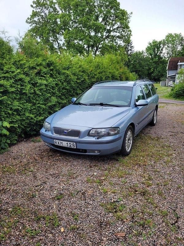 Blå Begagnad 2001 Volvo V70 Kombi | 11 000 kr (Bra pris) - Bild 1/1