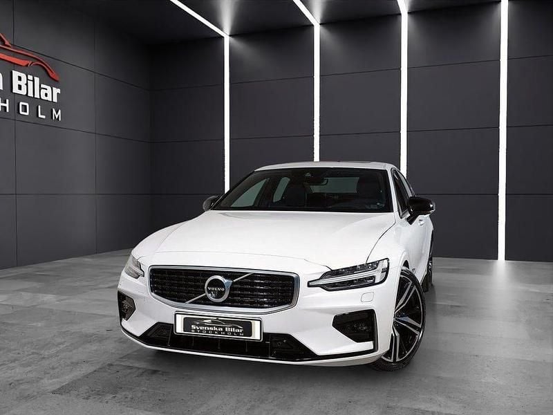 Begagnad Volvo S60 R-Design 250 HK (183 kW) 2019 Vit (crystal white pearl) Sedan