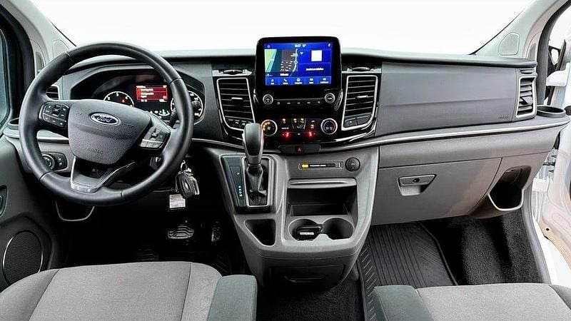 Begagnad Ford Tourneo Custom 170 HK (125 kW) 2023 Vit Van