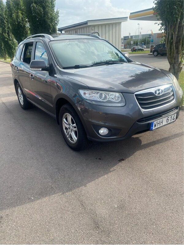 Grå Begagnad 2010 Hyundai Santa Fe SUV | 67 000 kr (Marknadspris) - Bild 1/3
