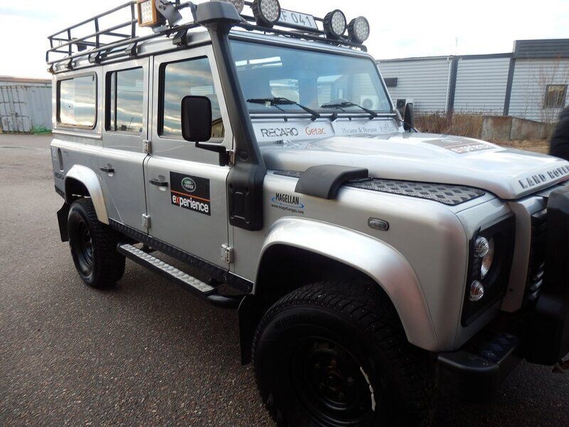 Begagnad Land Rover Defender 123 HK (90 kW) 2012 Silver SUV