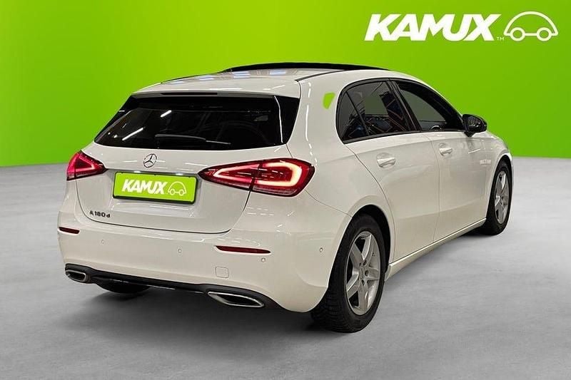 Begagnad Mercedes A180 116 HK (85 kW) 2020 Vit Halvkombi