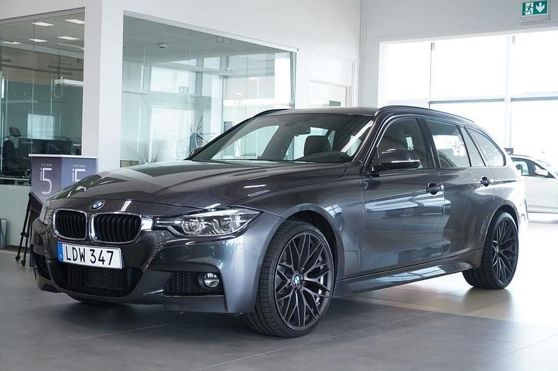 Begagnad 2018 BMW 320 M Sport Kombi | 258 900 kr (Lite dyr) - Bild 1/4