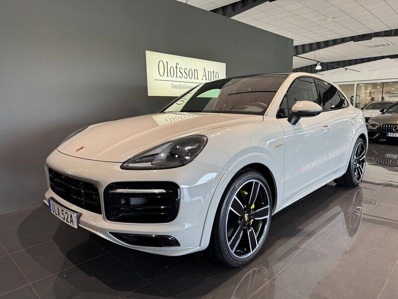 Ljusgrå Begagnad 2023 Porsche Cayenne Platinum Edition SUV | 995 000 kr (Marknadspris) - Bild 1/4