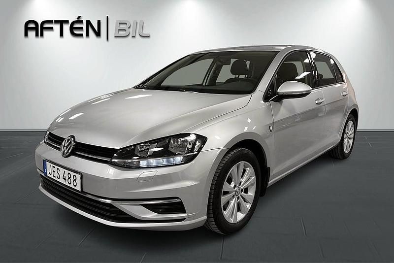 Silver Begagnad 2018 VW Golf VII Halvkombi | 174 800 kr (Marknadspris) - Bild 1/3