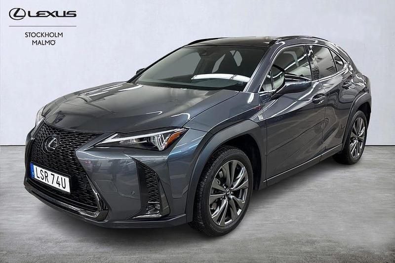 Grå Begagnad 2023 Lexus UX 250h Sport Design Packet SUV | 329 000 kr (Marknadspris) - Bild 1/4