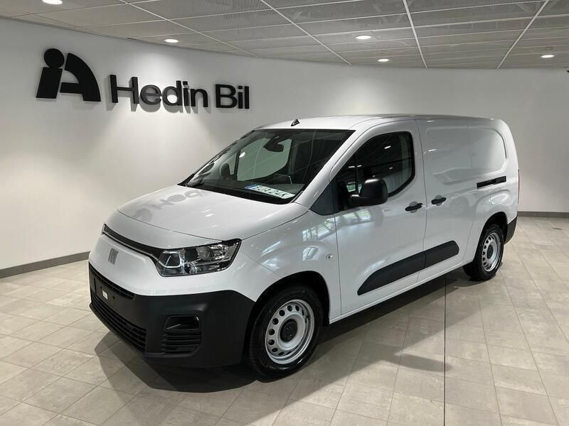 Vit Begagnad 2023 Fiat Doblò Minibuss | 239 900 kr (Bra pris) - Bild 1/4