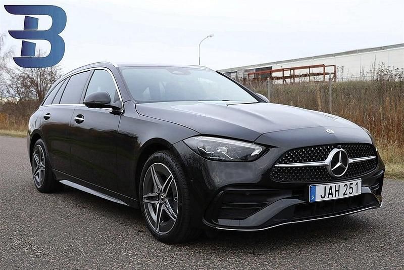 Svart Begagnad 2023 Mercedes C300e AMG line Kombi | 419 900 kr (Bra pris) - Bild 1/4