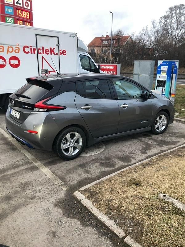 Begagnad Nissan Leaf 110 kW (150 HK) 2020 Halvkombi