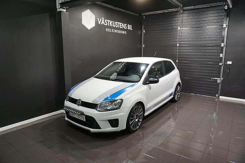 Begagnad VW Polo R 220 HK (161 kW) 2013 Vit Halvkombi
