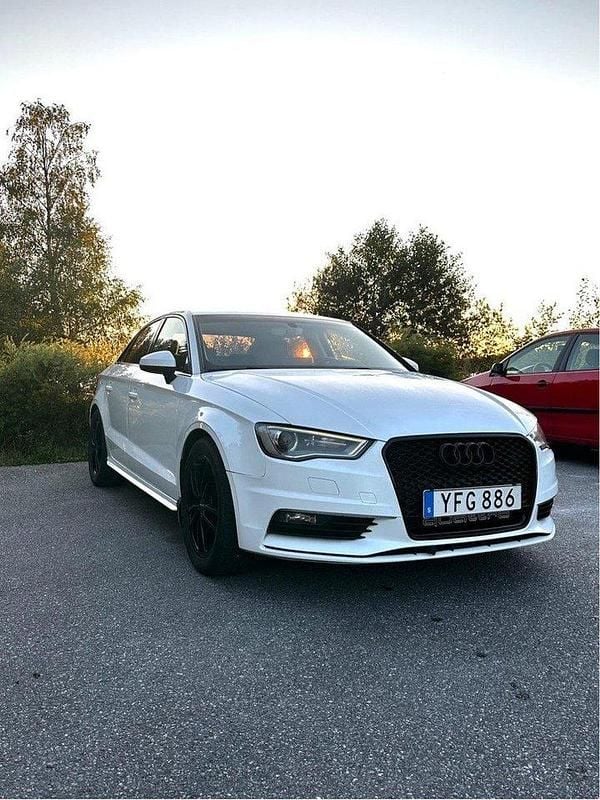 Vit Begagnad 2016 Audi A3 Sedan | 183 000 kr (Marknadspris) - Bild 1/4