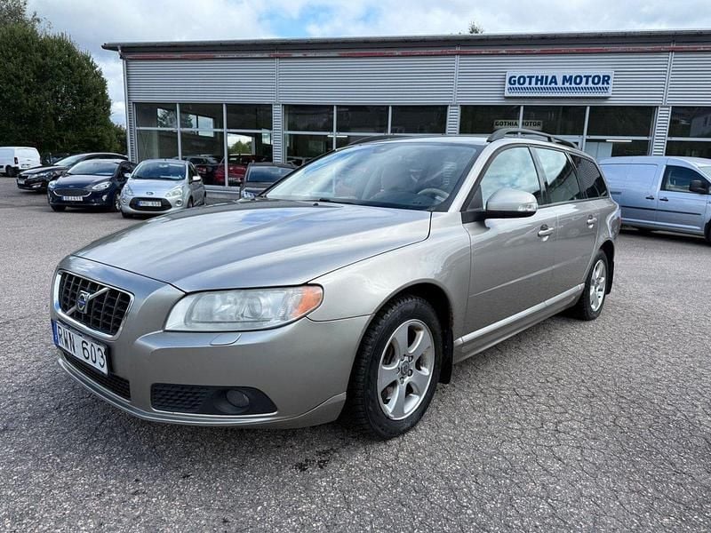 Ljusbrun (brun) Begagnad 2008 Volvo V70 Momentum Kombi | 39 900 kr (Bra pris) - Bild 1/4