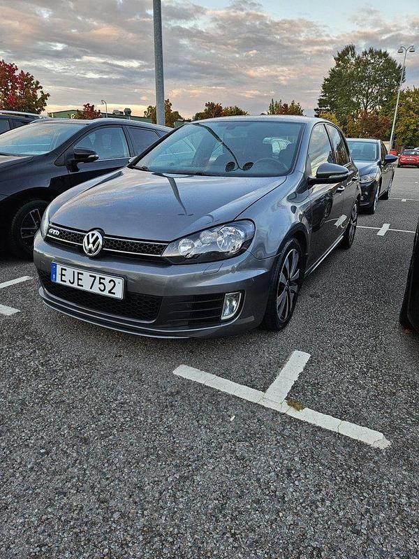Grå Begagnad 2010 VW Golf VI GTD Halvkombi | 89 000 kr (Marknadspris) - Bild 1/2