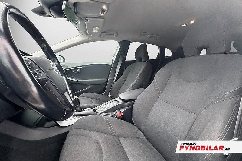 Begagnad Volvo V40 Kinetic 115 HK (84 kW) 2014 Vit Halvkombi
