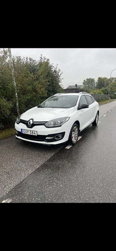 Vit Begagnad 2015 Renault Mégane GrandTour LIMITED Kombi | 82 000 kr (Lite dyr) - Bild 1/4