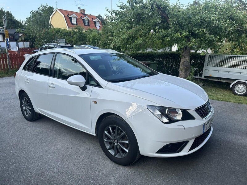 Vit Begagnad 2016 Seat Ibiza ST Style Kombi | 68 500 kr (Bra pris) - Bild 1/4