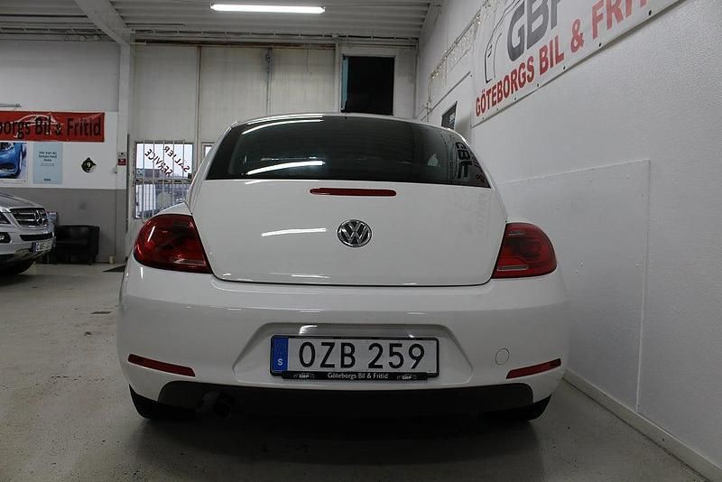 Begagnad VW Beetle 105 HK (77 kW) 2012 Vit Halvkombi