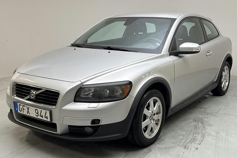 Ljusgrå Begagnad 2008 Volvo C30 Momentum Halvkombi | 48 000 kr - Bild 1/4