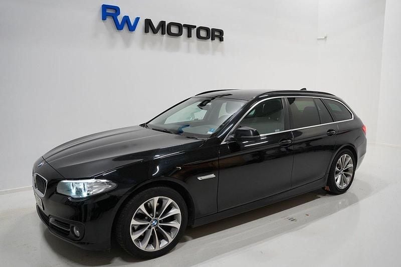 Svart Begagnad 2016 BMW 520 M Sport Kombi | 94 900 kr (Bra pris) - Bild 1/4