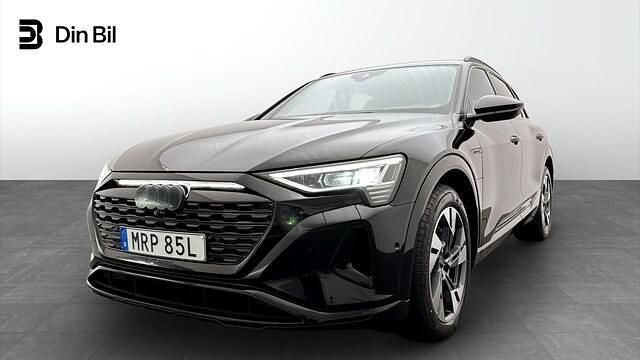 Svart Begagnad 2023 Audi Q8 e-tron Proline SUV | 539 000 kr (Bra pris) - Bild 1/4