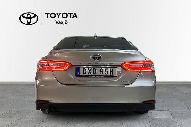Begagnad Toyota Camry Hybrid Executive 220 HK (161 kW) 2019 Brun Sedan