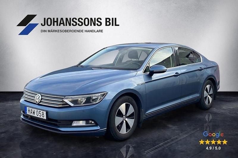 Blå Begagnad 2015 VW Passat Sedan | 129 900 kr (Marknadspris) - Bild 1/4