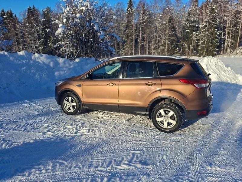 Begagnad Ford Kuga Titanium 140 HK (102 kW) 2013 SUV