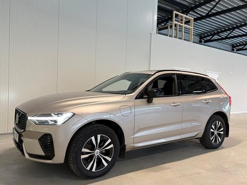 Begagnad Volvo XC60 Plus 350 HK (257 kW) 2023 Grå SUV