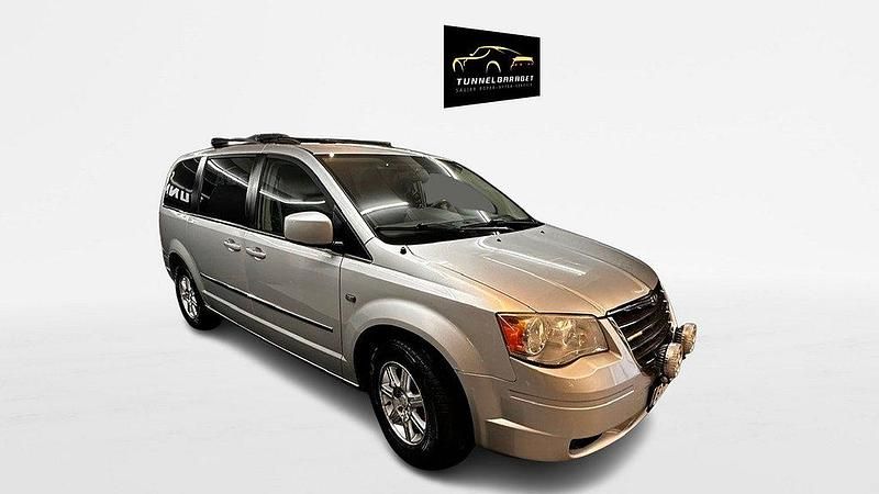 Silver Begagnad 2009 Chrysler Town & Country Minibuss | 37 000 kr - Bild 1/4