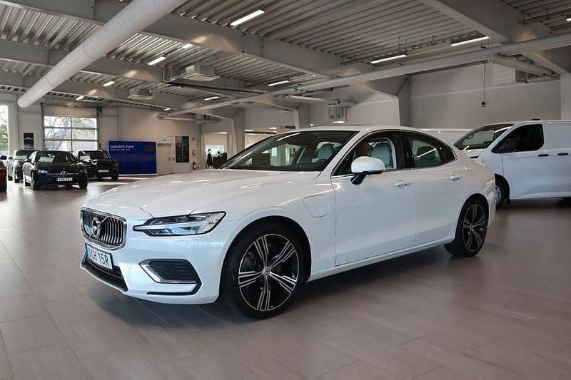 Vit Begagnad 2021 Volvo S60 Inscription Sedan | 329 800 kr (Lite dyr) - Bild 1/4