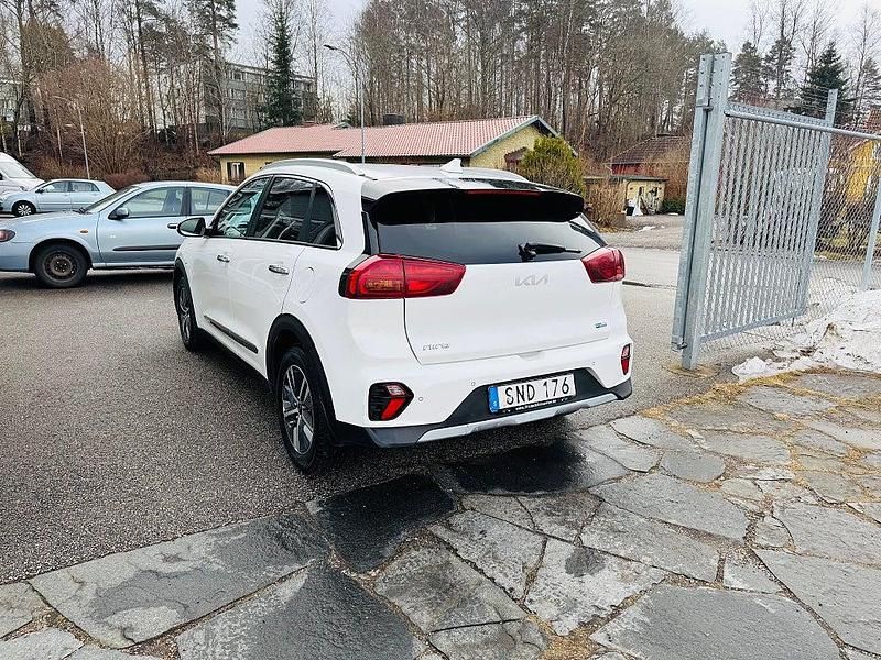 Begagnad Kia Niro Advance 105 HK (77 kW) 2021 Vit SUV