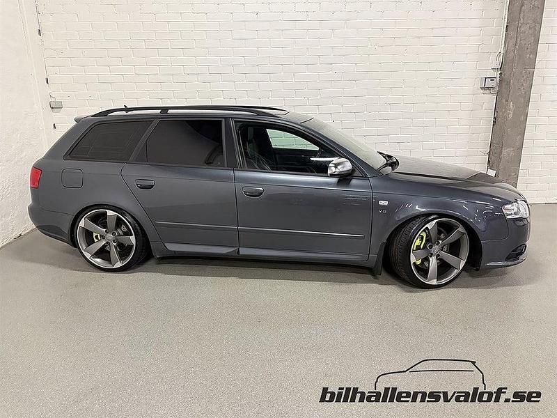 Begagnad Audi A4 344 HK (253 kW) 2006 Grå Kombi