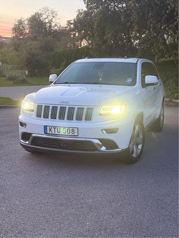 Vit Begagnad 2015 Jeep Grand Cherokee SUV | 189 000 kr (Marknadspris) - Bild 1/4