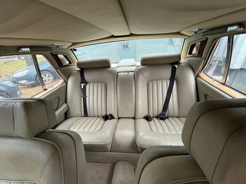 Begagnad Rolls Royce Silver Spur 1982 Sedan