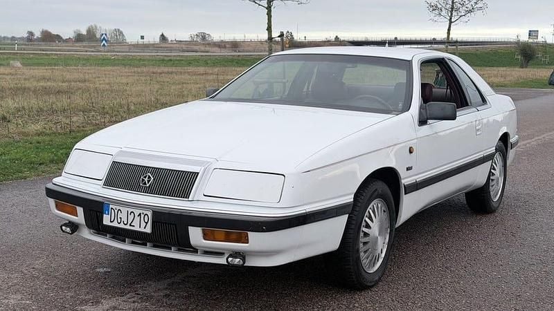 Begagnad Chrysler Le Baron 136 HK (100 kW) 1990 Vit Sportkupé