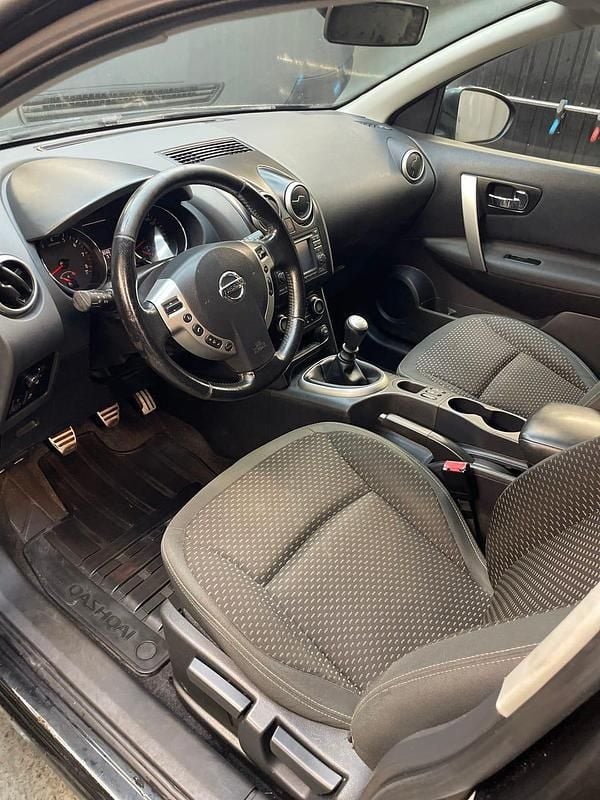 Begagnad Nissan Qashqai 141 HK (103 kW) 2010 SUV