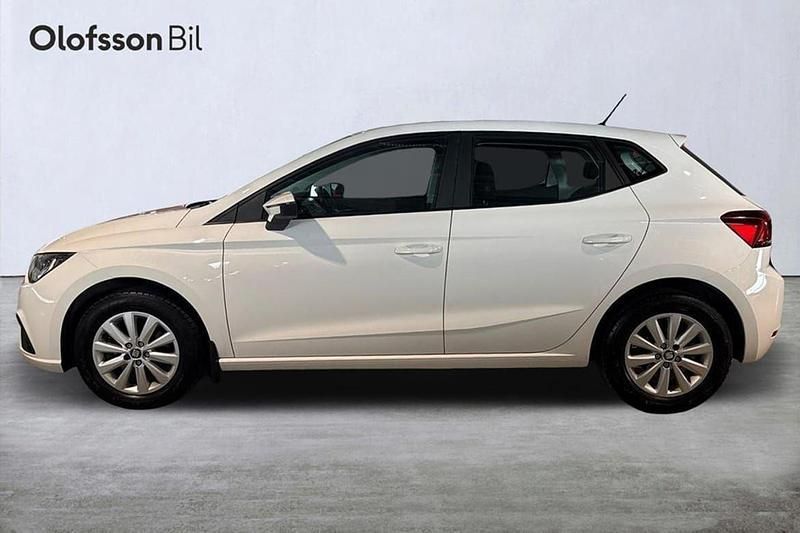 Vit Begagnad 2019 Seat Ibiza Style Halvkombi | 139 900 kr (Marknadspris) - Bild 1/4