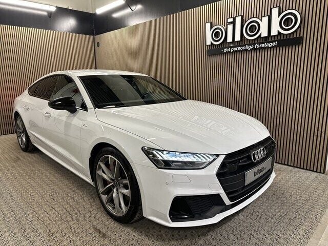 Glaciärvit metallic Begagnad 2023 Audi A7 Sportback S-Line Halvkombi | 579 000 kr (Marknadspris) - Bild 1/4