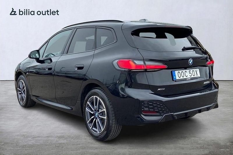 Begagnad BMW 225 Active Tourer M Sport 245 HK (180 kW) 2025 Svart Minibuss