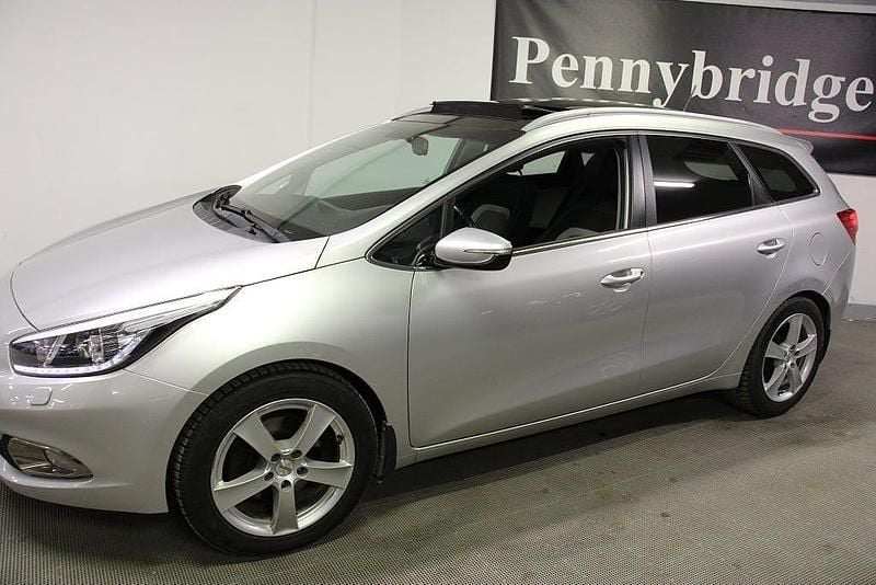 Begagnad Kia Ceed Sportswagon Comfort 128 HK (94 kW) 2015 Grå Kombi